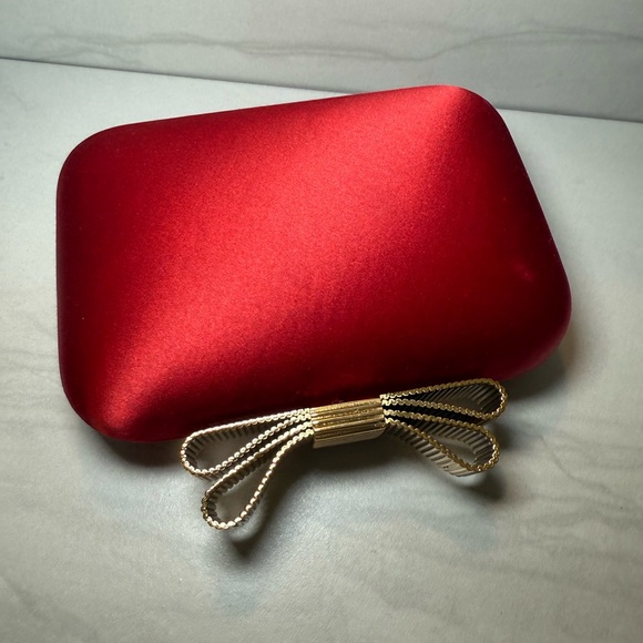 Talbots Red Satin Clutch with Gold Bow and Chain - Picture 8 of 12